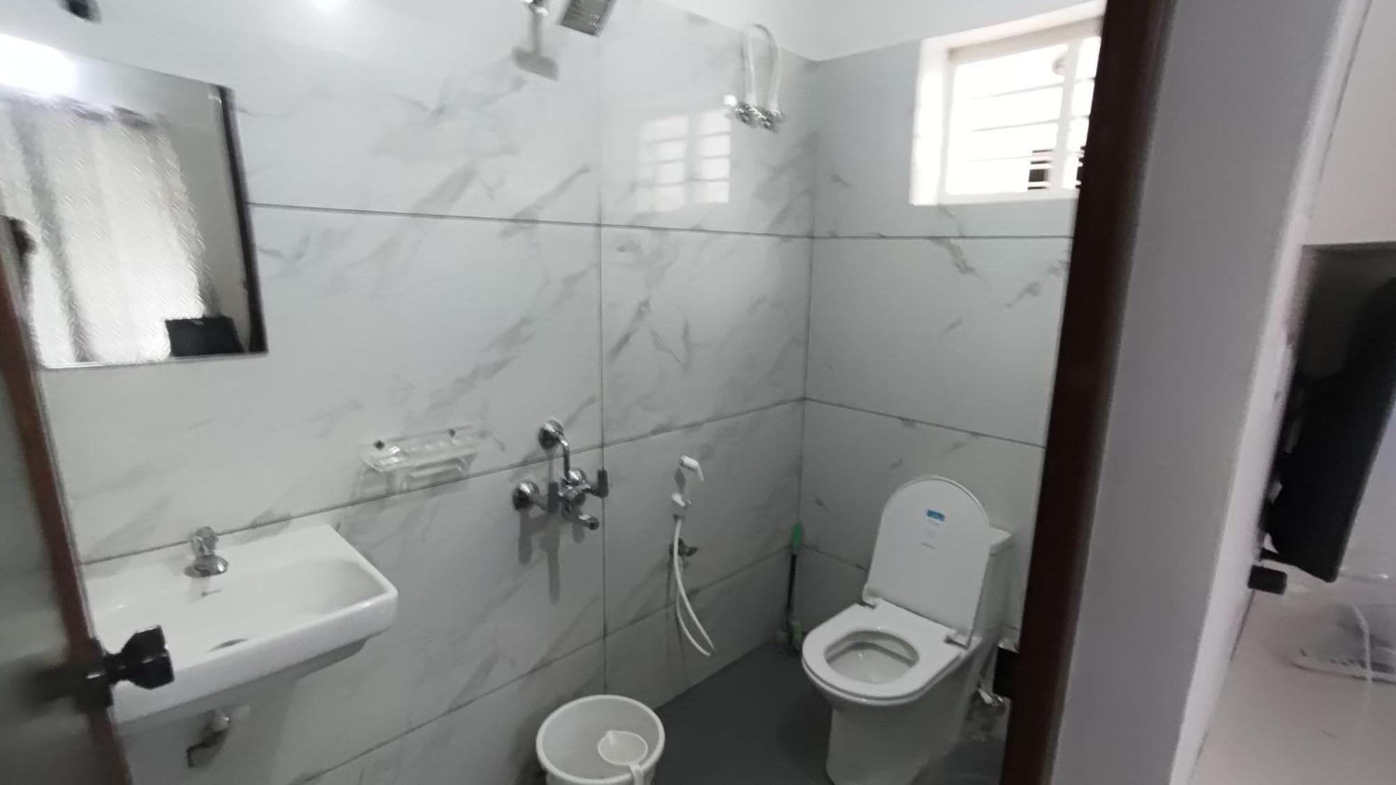 Sivasarass Rooms Thiruvananthapuram Exterior photo
